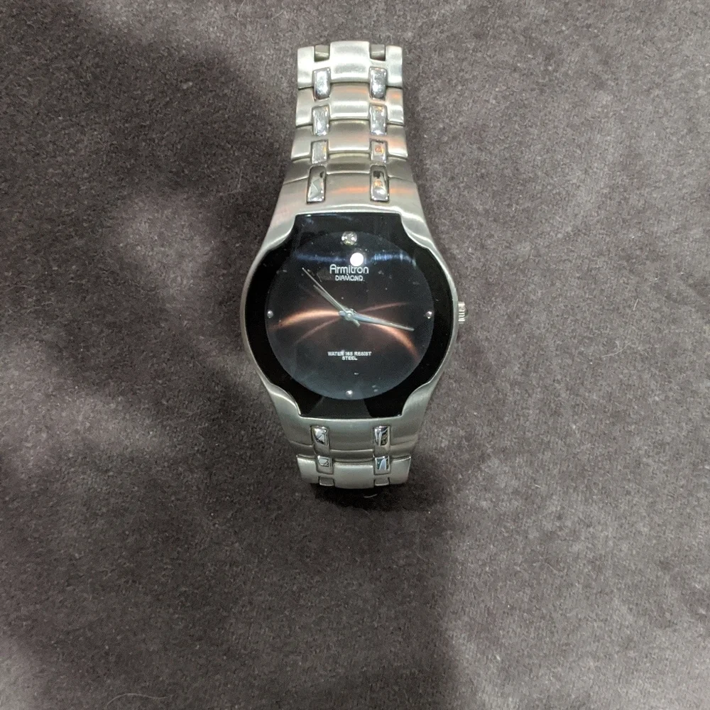 Vintage Y2K Armitron Diamond watch Silver Black Classic - Picture 2 of 4
